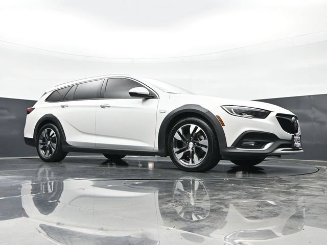 Used 2018 Buick Regal Essence w/ Driver Confidence Package #1 AWD/4WD image 47