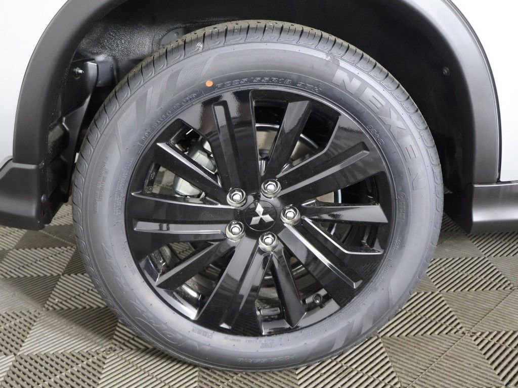 New 2026 Mitsubishi Outlander Sport LE AWD/4WD image 17