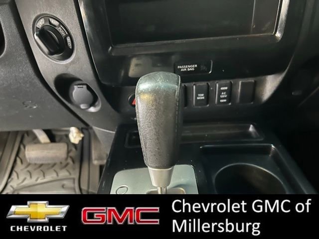 Used 2015 Nissan Titan SV w/ SV Value Truck Package image 25