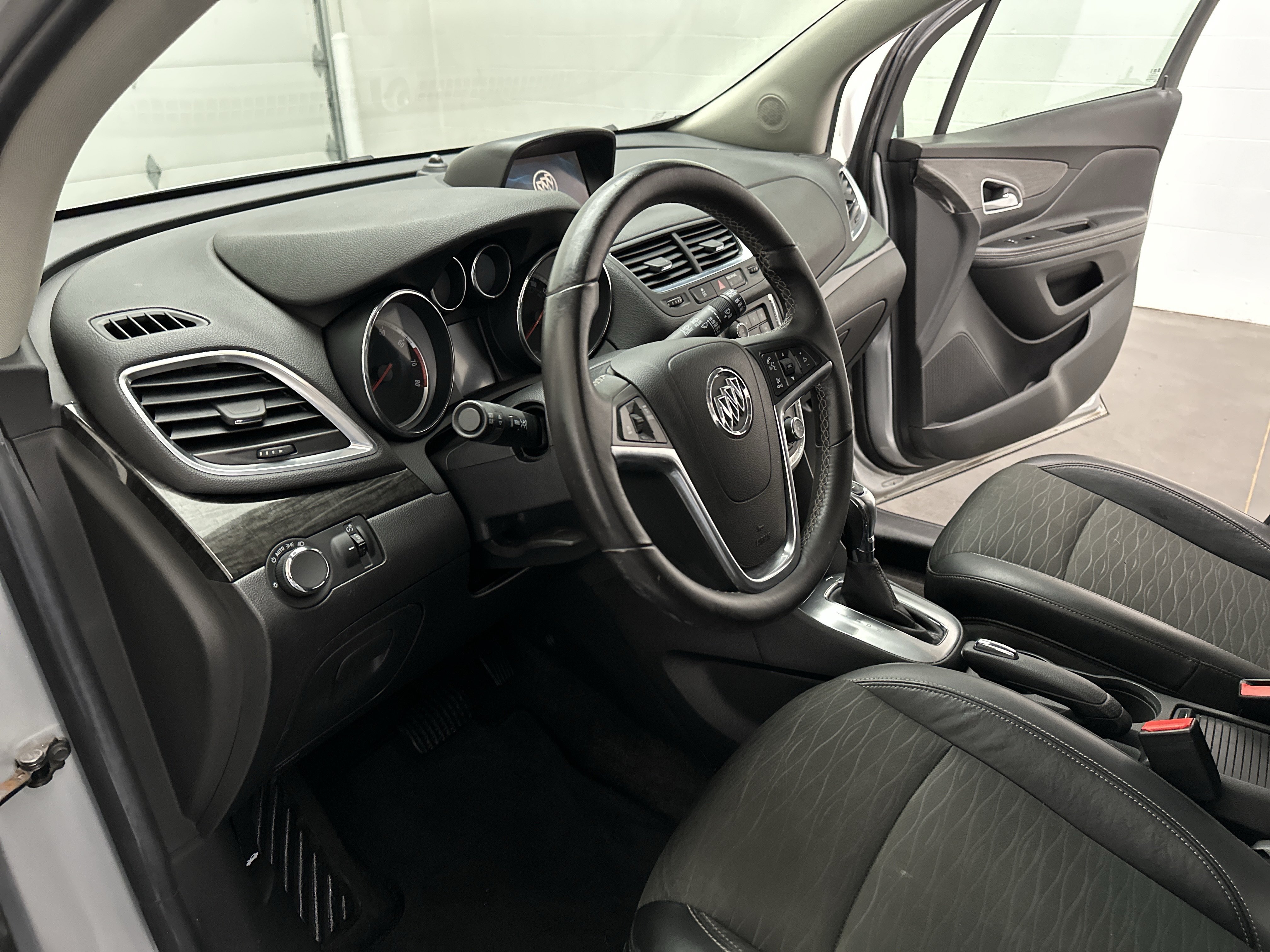 Used 2016 Buick Encore FWD image 14