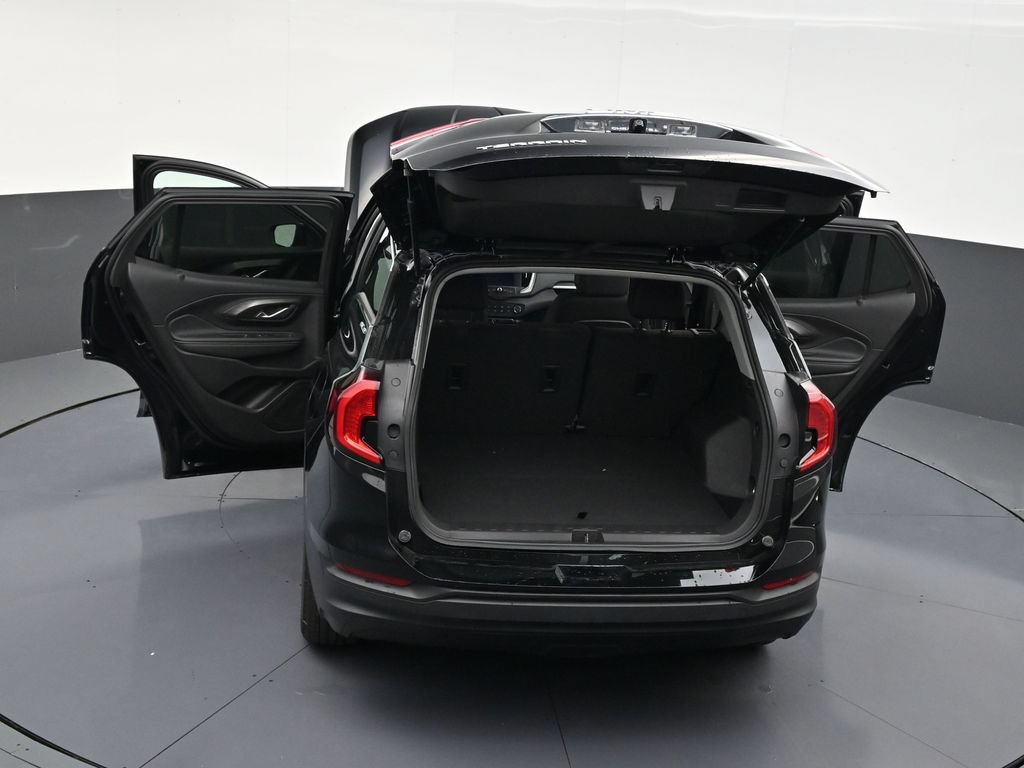 Used 2024 GMC Terrain SLE w/ Driver Convenience Package FWD image 29