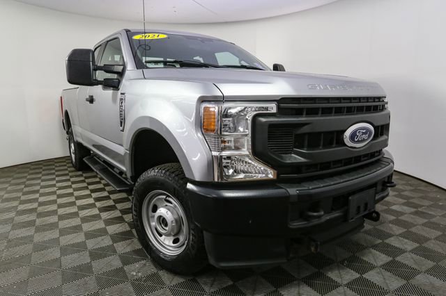 Used 2021 Ford F250 XL w/ Power Equipment Group AWD/4WD image 3