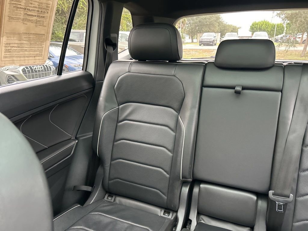Used 2022 Volkswagen Tiguan SEL R-Line image 12