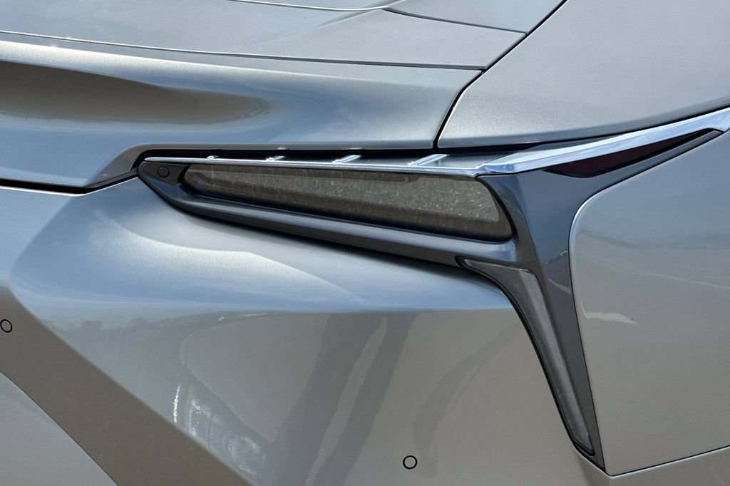 Used 2018 Lexus LC 500 Coupe w/ Performance Package RWD image 26