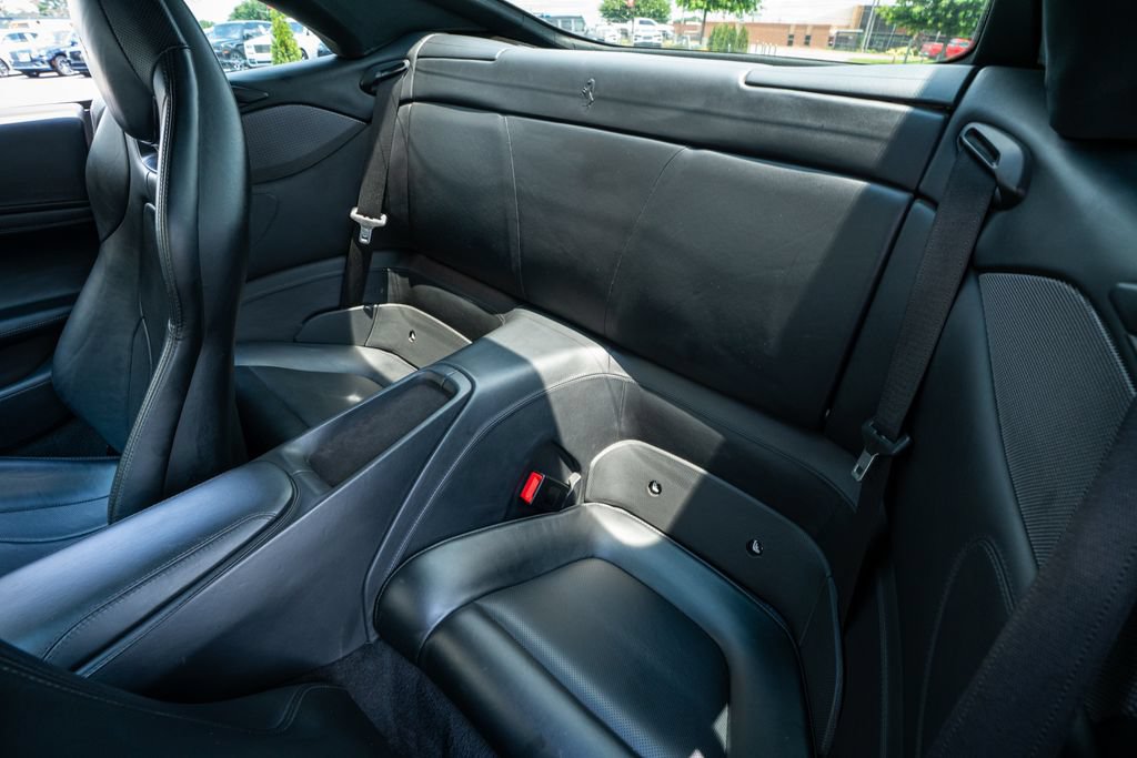 Used 2019 Ferrari Portofino RWD image 46