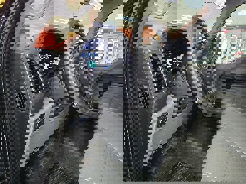 Used 2017 Ford F350 XL image 7