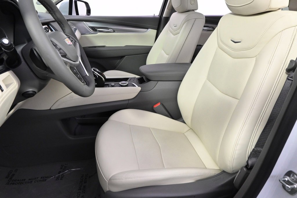 New 2025 Cadillac XT5 Premium Luxury w/ LPO, Floor Liner Package image 13