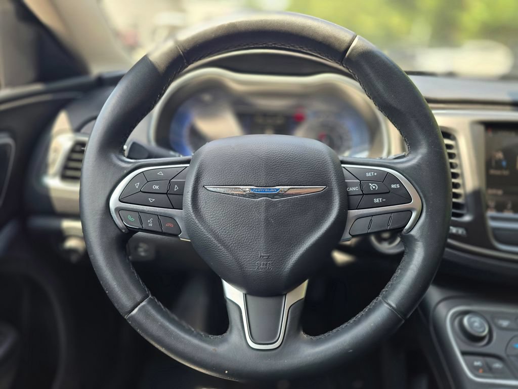 Used 2017 Chrysler 200 Limited Platinum FWD image 11