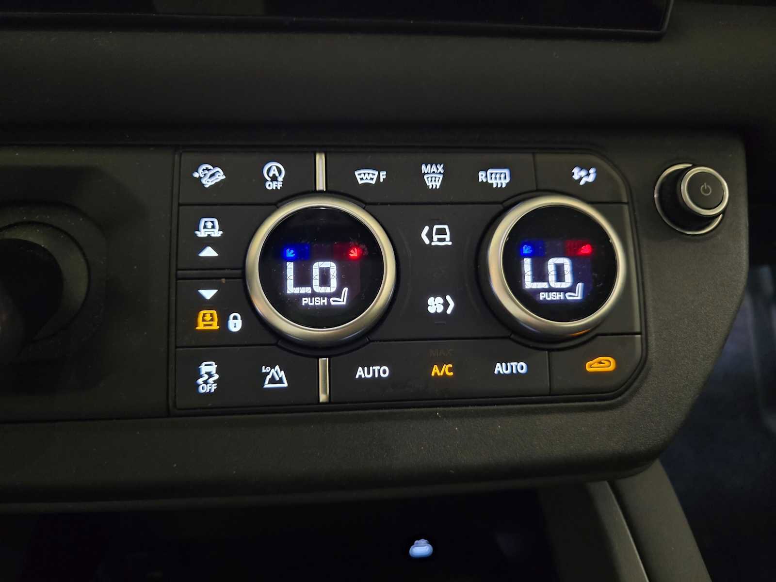 Used 2025 Land Rover Defender 110 S AWD/4WD image 31
