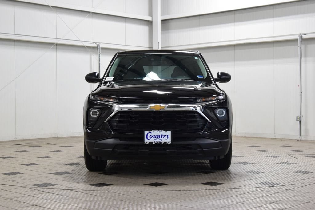 New 2026 Chevrolet TrailBlazer LS w/ LS Convenience Package FWD image 2