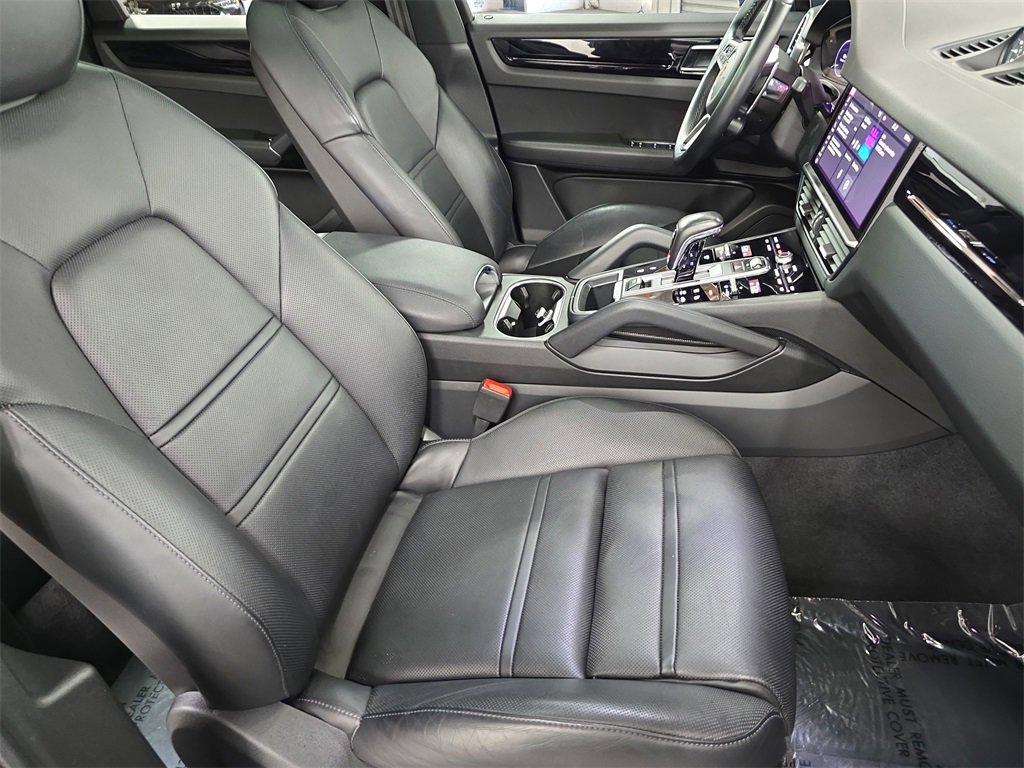 Certified 2021 Porsche Cayenne Coupe image 27