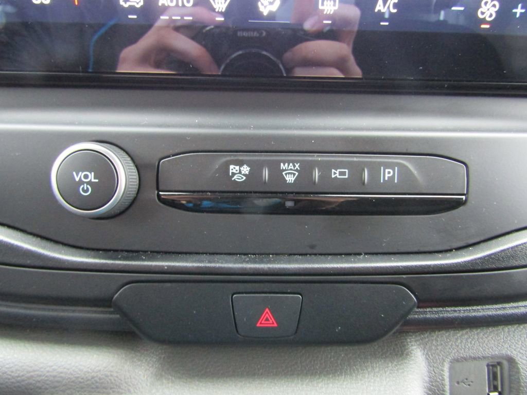 Used 2024 Ford E-Transit Low Roof image 30