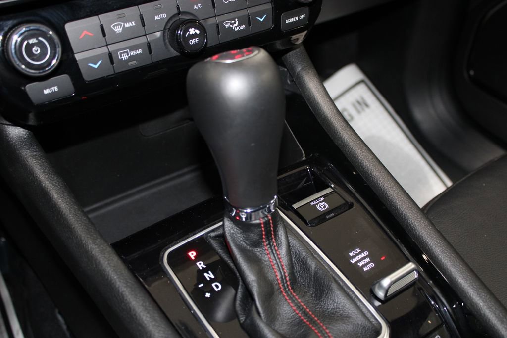 Used 2025 Jeep Compass Trailhawk image 43