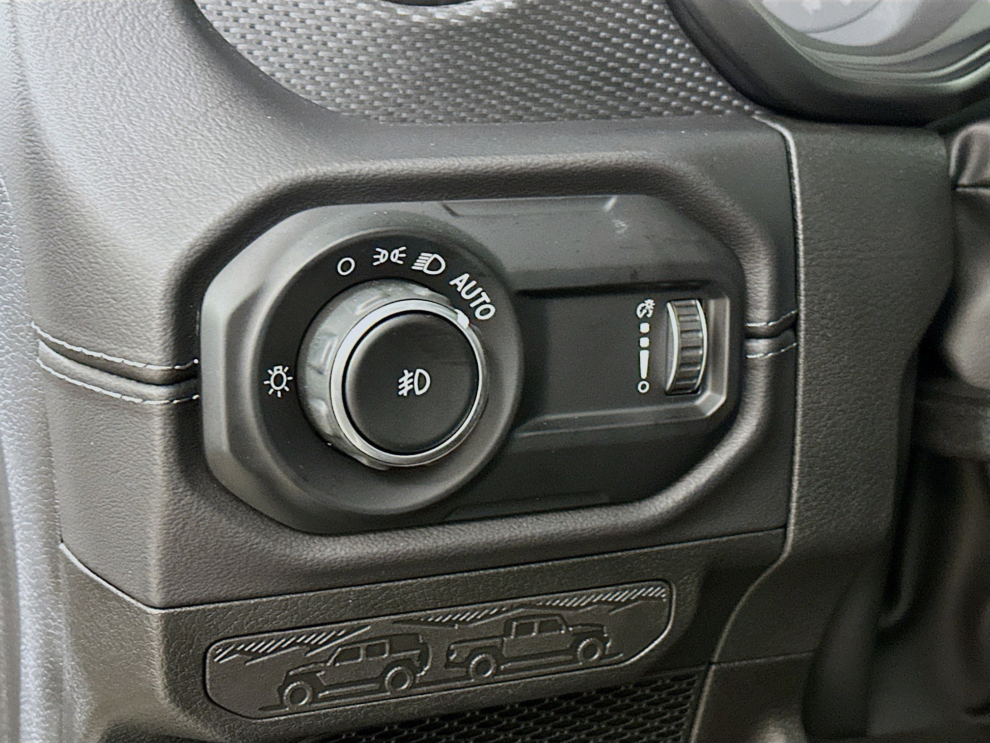 Used 2025 Jeep Wrangler Unlimited Rubicon w/ Convenience Group image 10