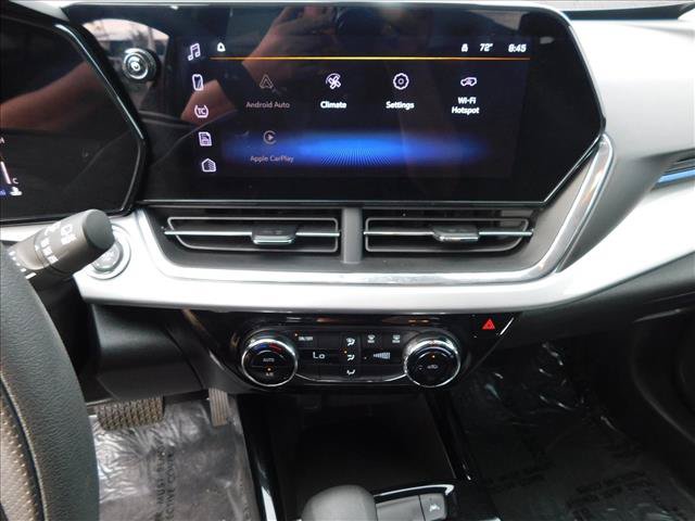 Used 2025 Chevrolet Trax LT FWD image 14