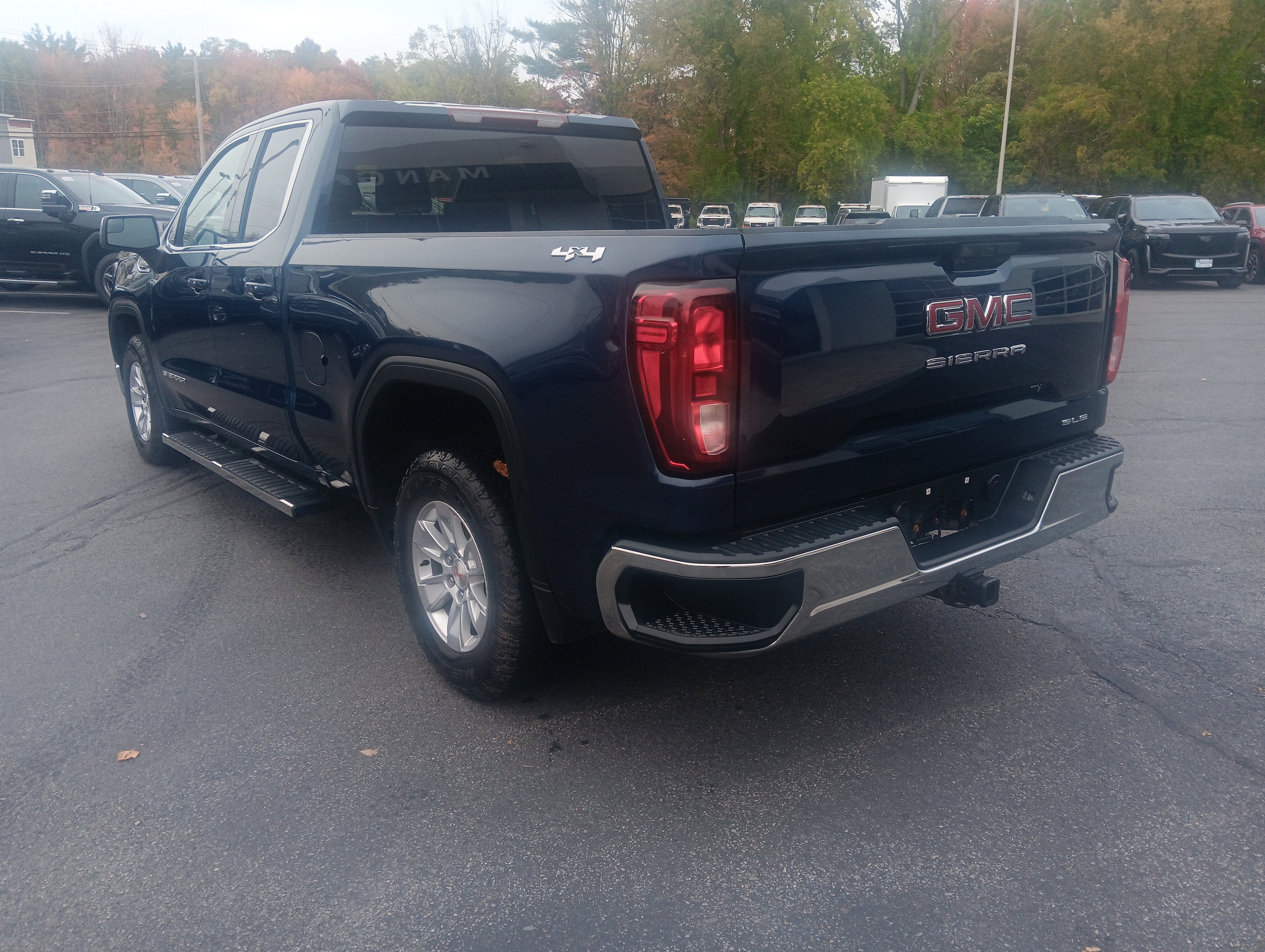 Certified 2020 GMC Sierra 1500 SLE w/ SLE Value Package image 3