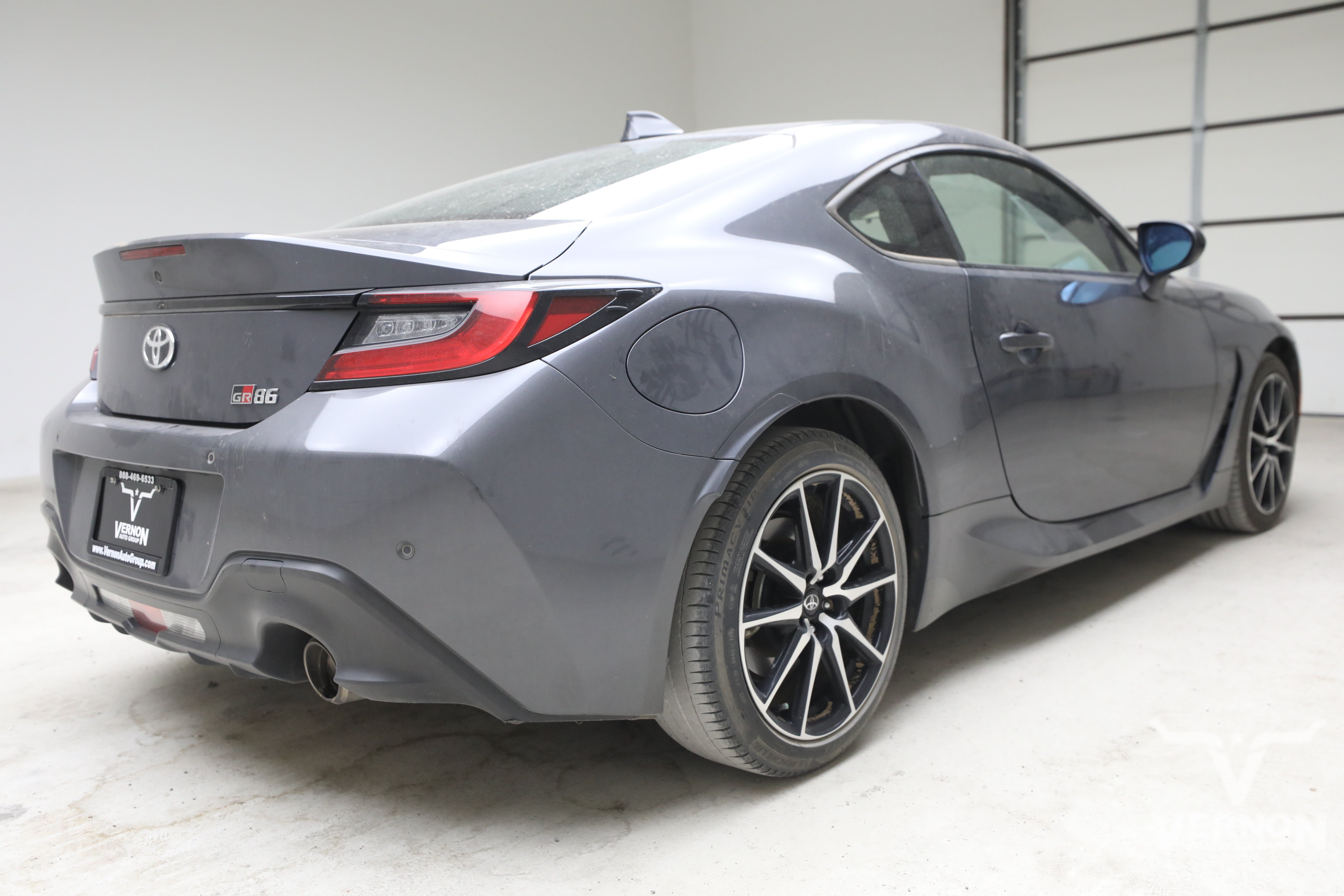 Used 2022 Toyota GR86 RWD image 4