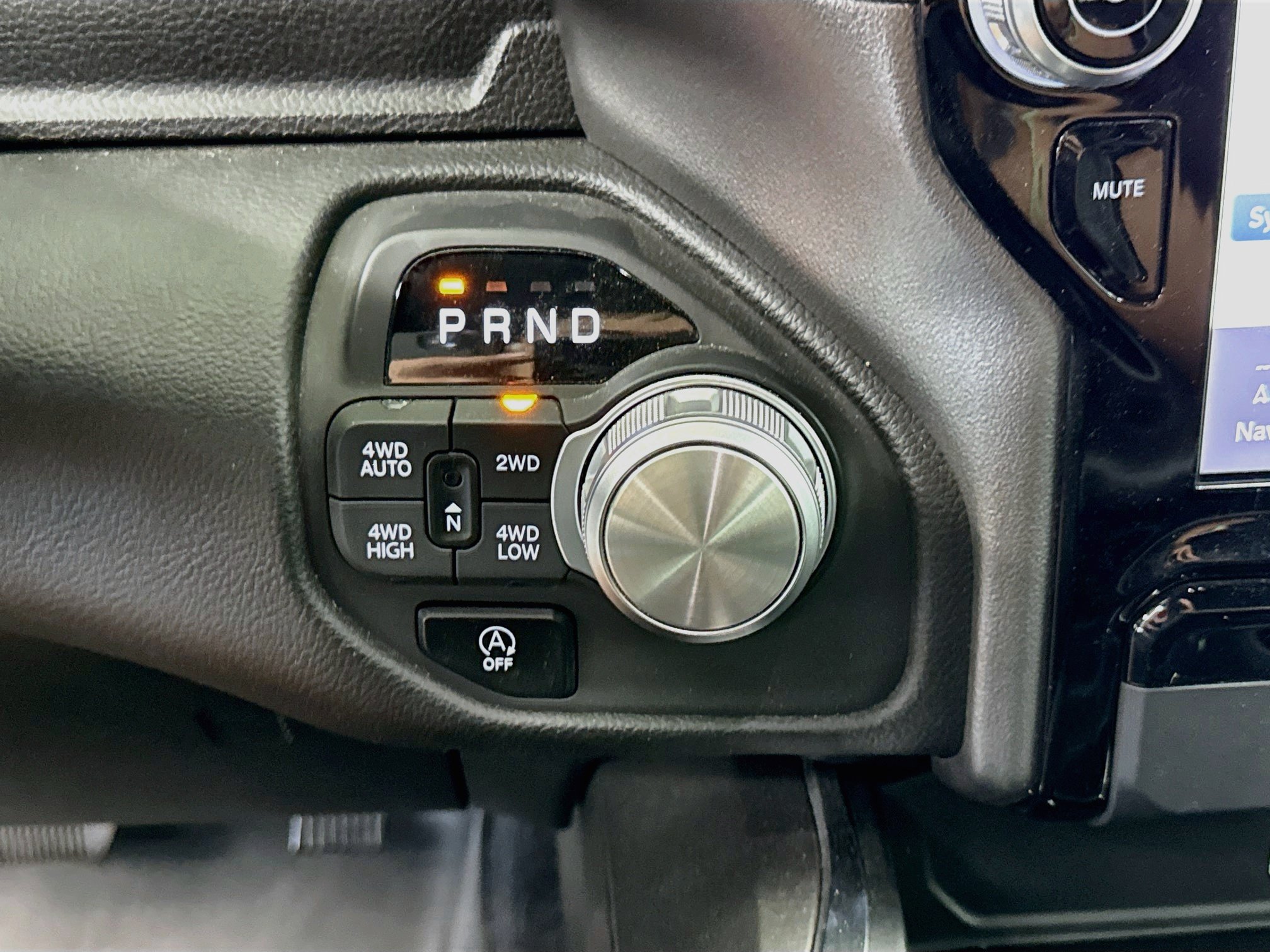 Used 2025 RAM 1500 Laramie AWD/4WD image 25