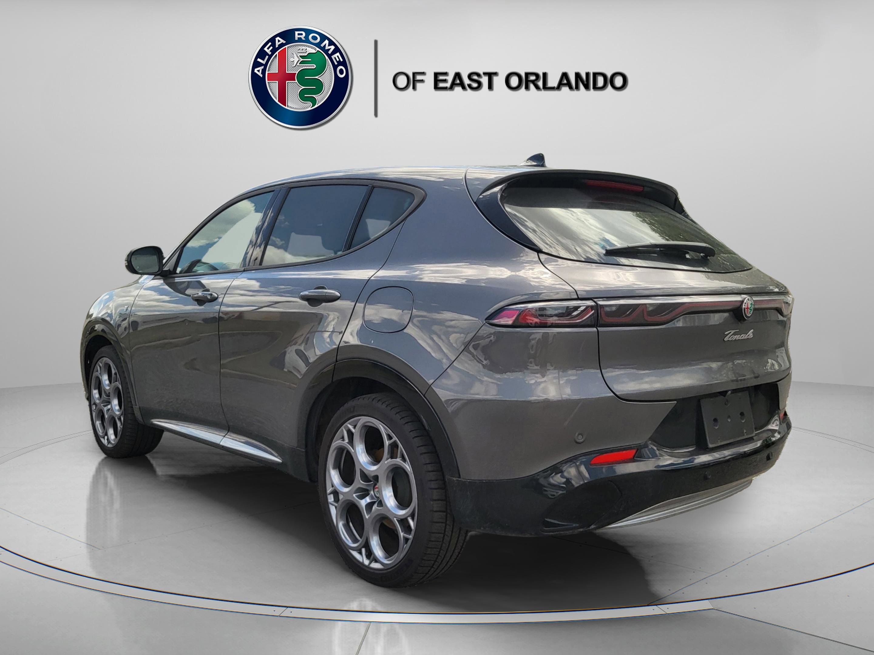 Used 2024 Alfa Romeo Tonale Ti AWD/4WD image 4