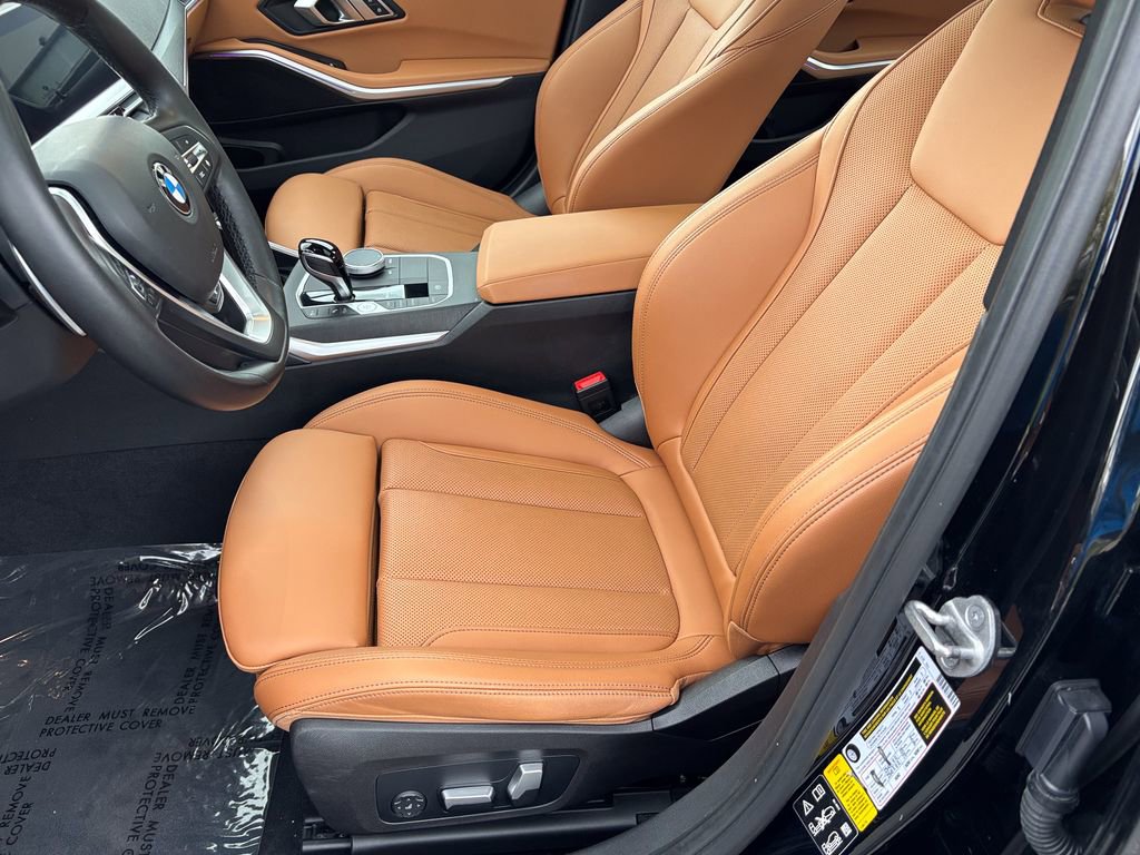 Certified 2022 BMW 330i xDrive Sedan w/ Driving Assistance Package AWD/4WD image 18