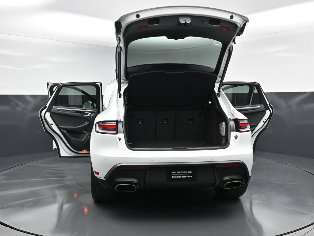 New 2026 Porsche Macan AWD/4WD image 34