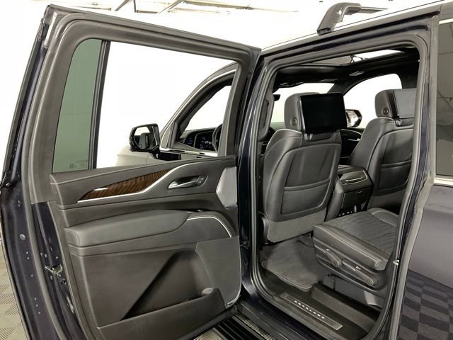 Certified 2023 Cadillac Escalade ESV Premium Luxury Platinum image 29