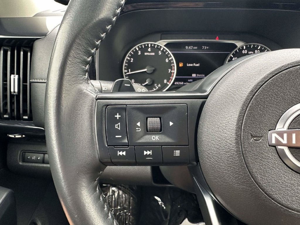 Used 2025 Nissan Pathfinder SV AWD/4WD image 32