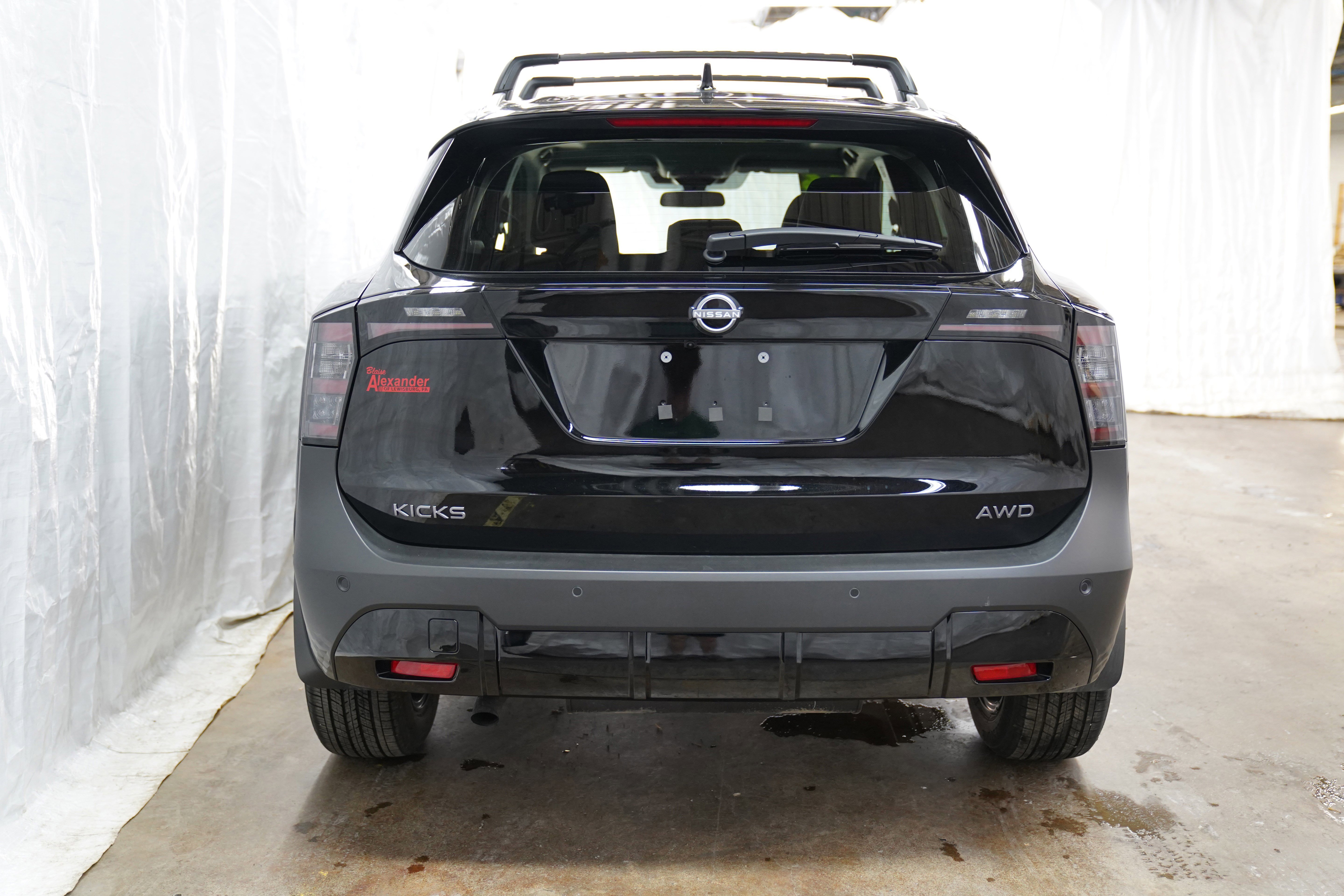 Used 2026 Nissan Kicks SV w/ SV Premium Package AWD/4WD image 6