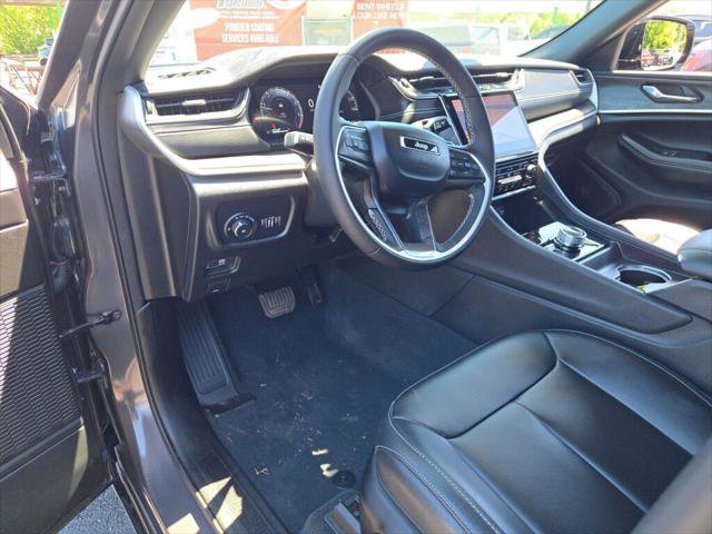 Certified 2025 Jeep Grand Cherokee Limited AWD/4WD image 25