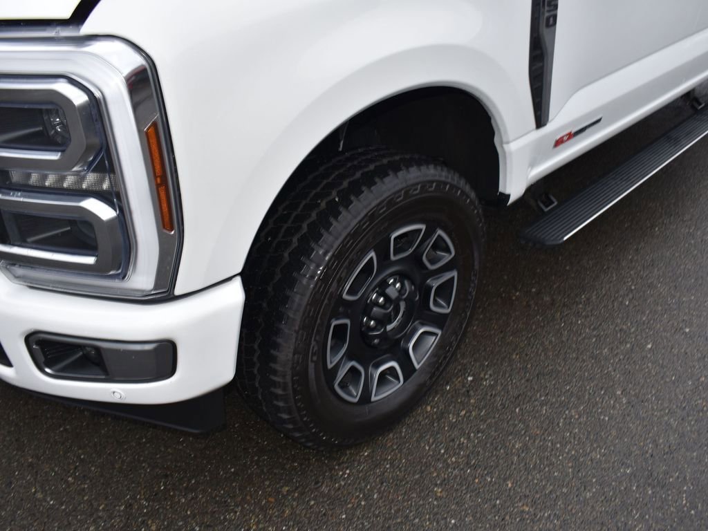 Used 2024 Ford F350 Platinum w/ FX4 Off-Road Package image 45
