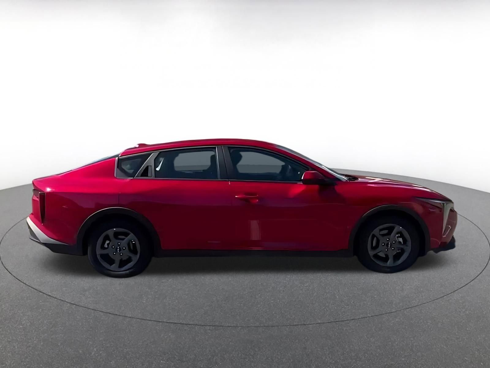 Used 2025 Kia K4 LXS image 15