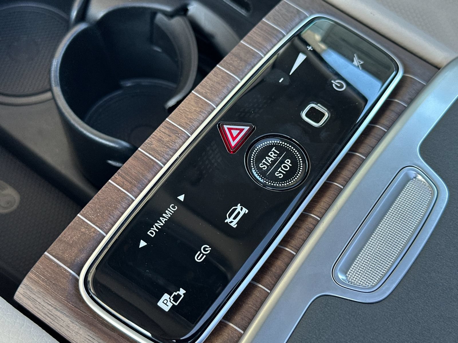 New 2026 Mercedes-Benz EQS 550 4MATIC SUV image 25