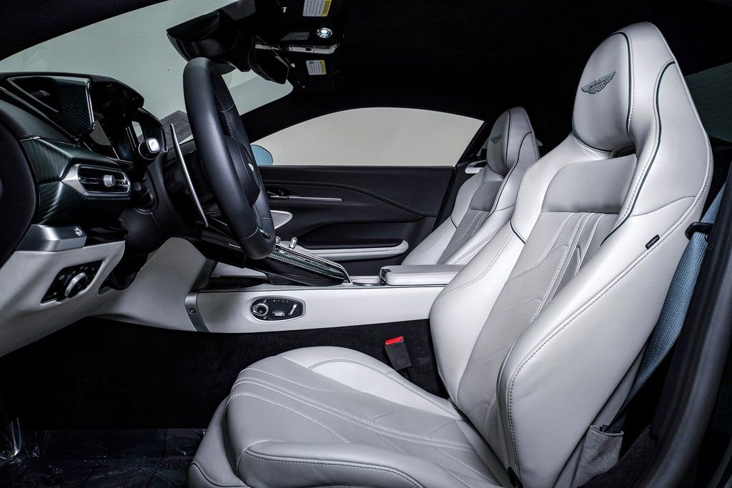 Used 2026 Aston Martin V8 Vantage Coupe image 21