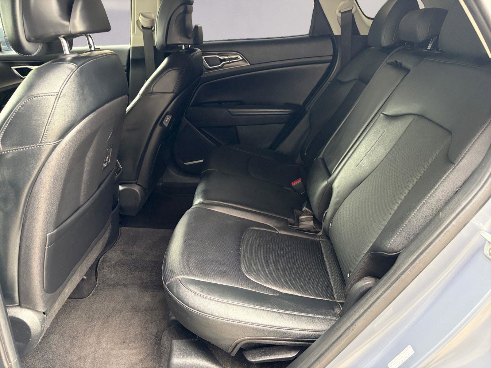 Used 2023 Kia Sportage EX image 13