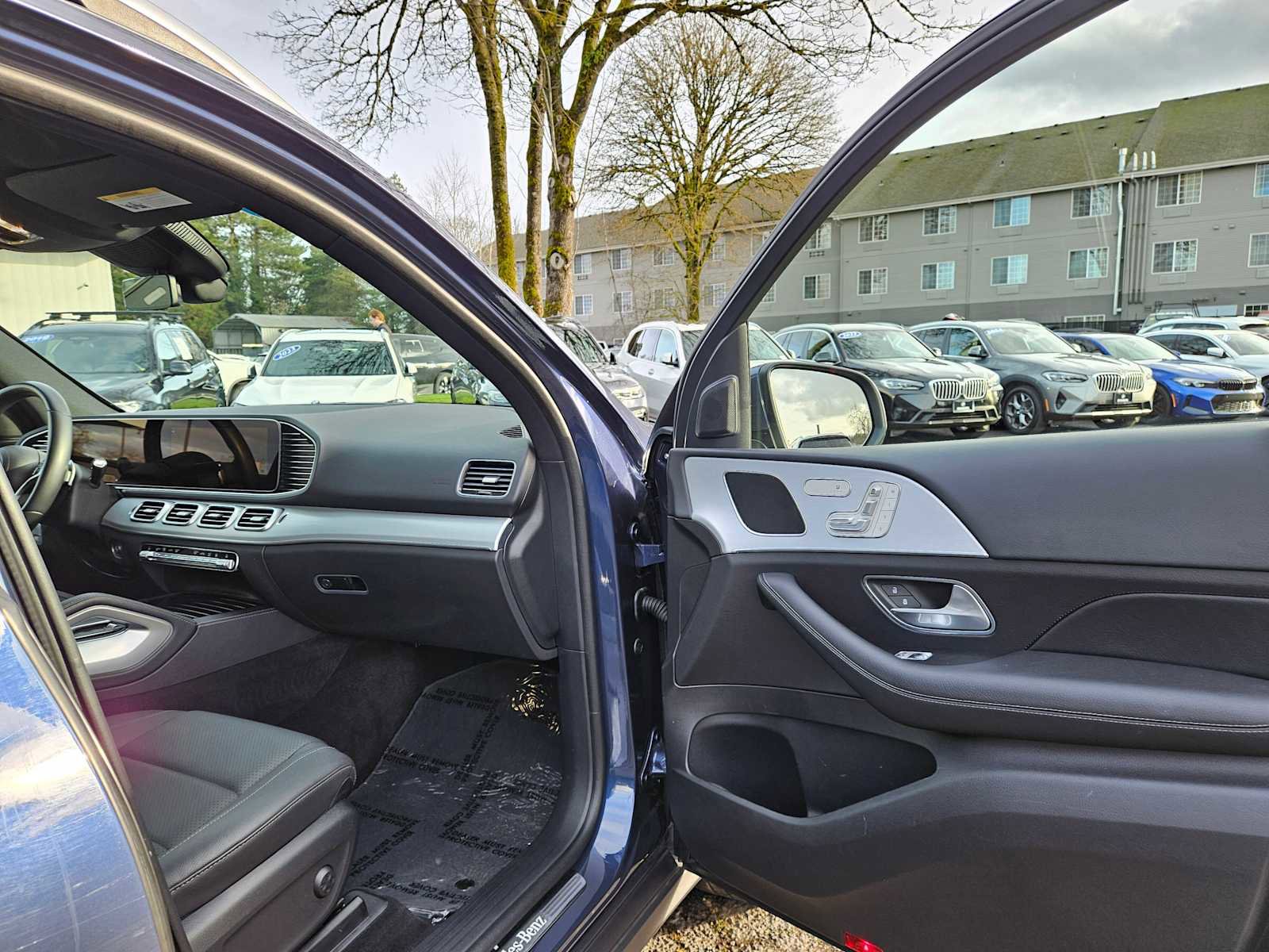 Used 2024 Mercedes-Benz GLE 450e 4MATIC image 10