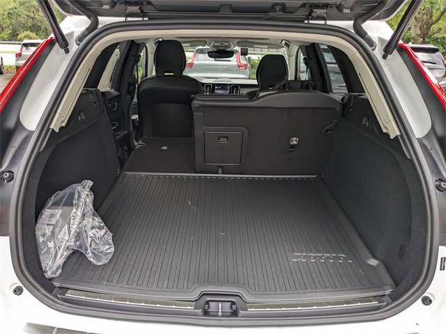 New 2025 Volvo XC60 B5 Plus w/ Protection Package Premier image 13
