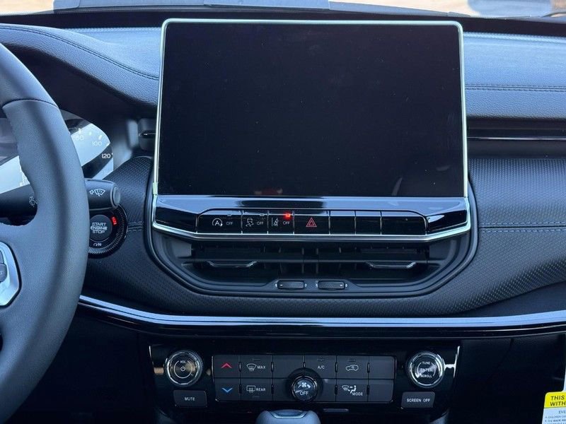 New 2026 Jeep Compass Latitude image 8