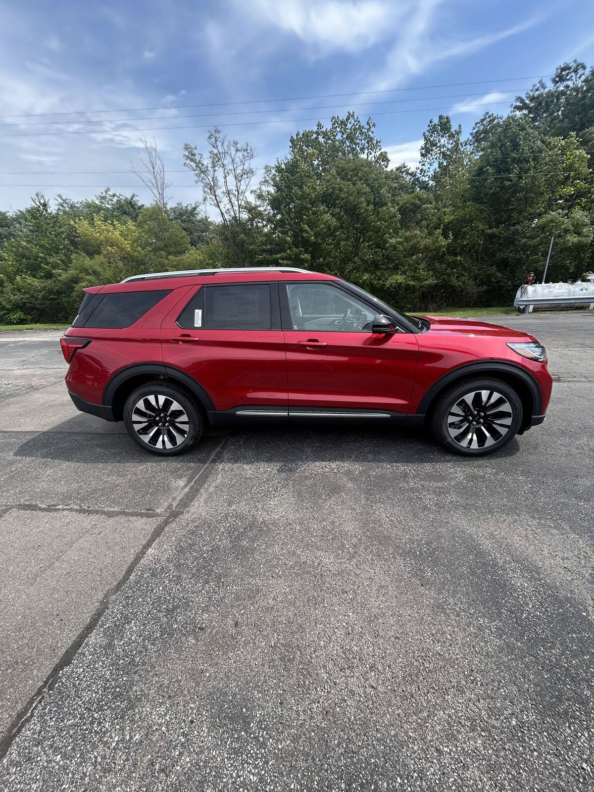 New 2026 Ford Explorer Platinum w/ LUX Leather Package AWD/4WD image 28