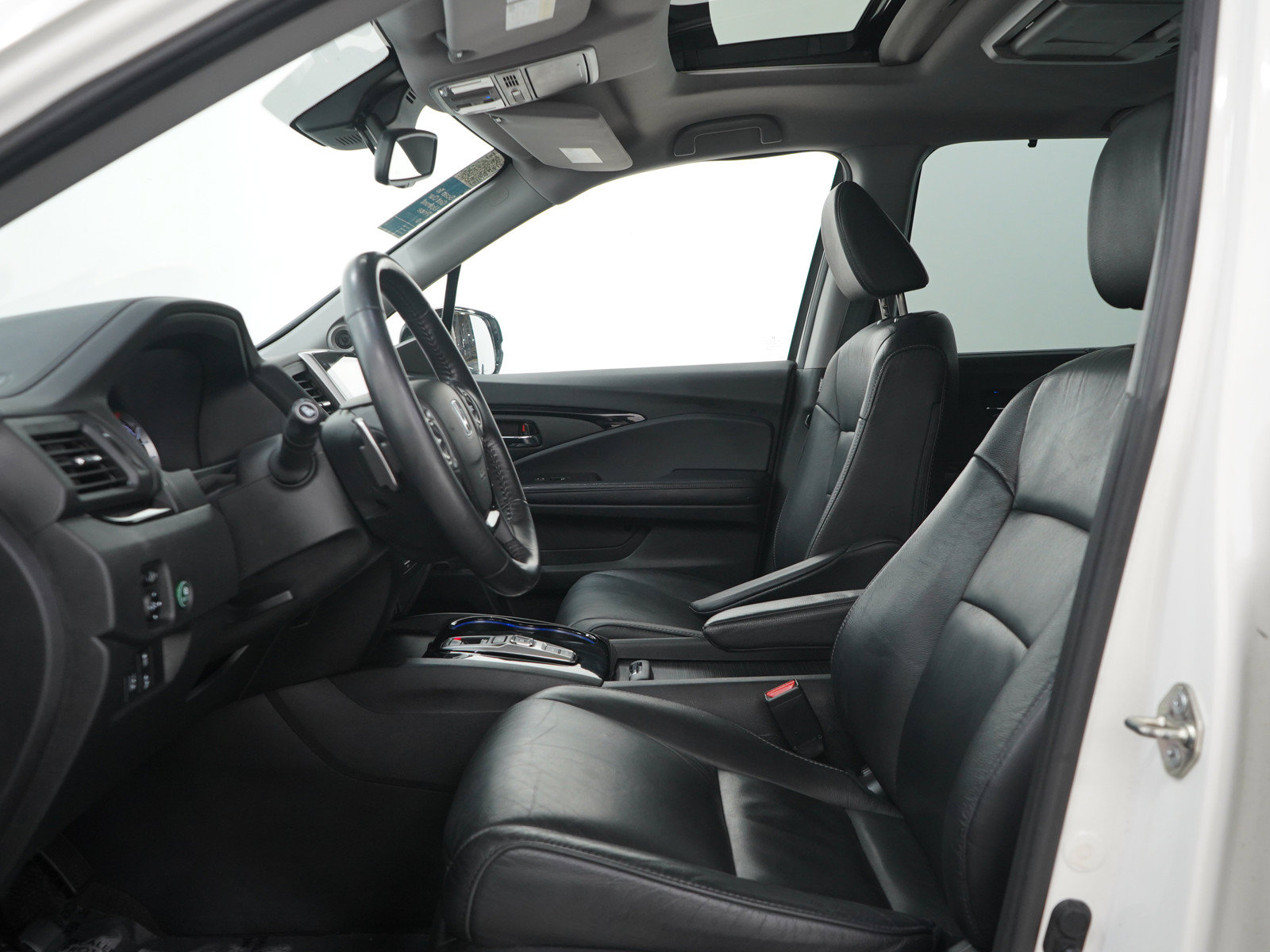 Used 2017 Honda Pilot Touring image 27
