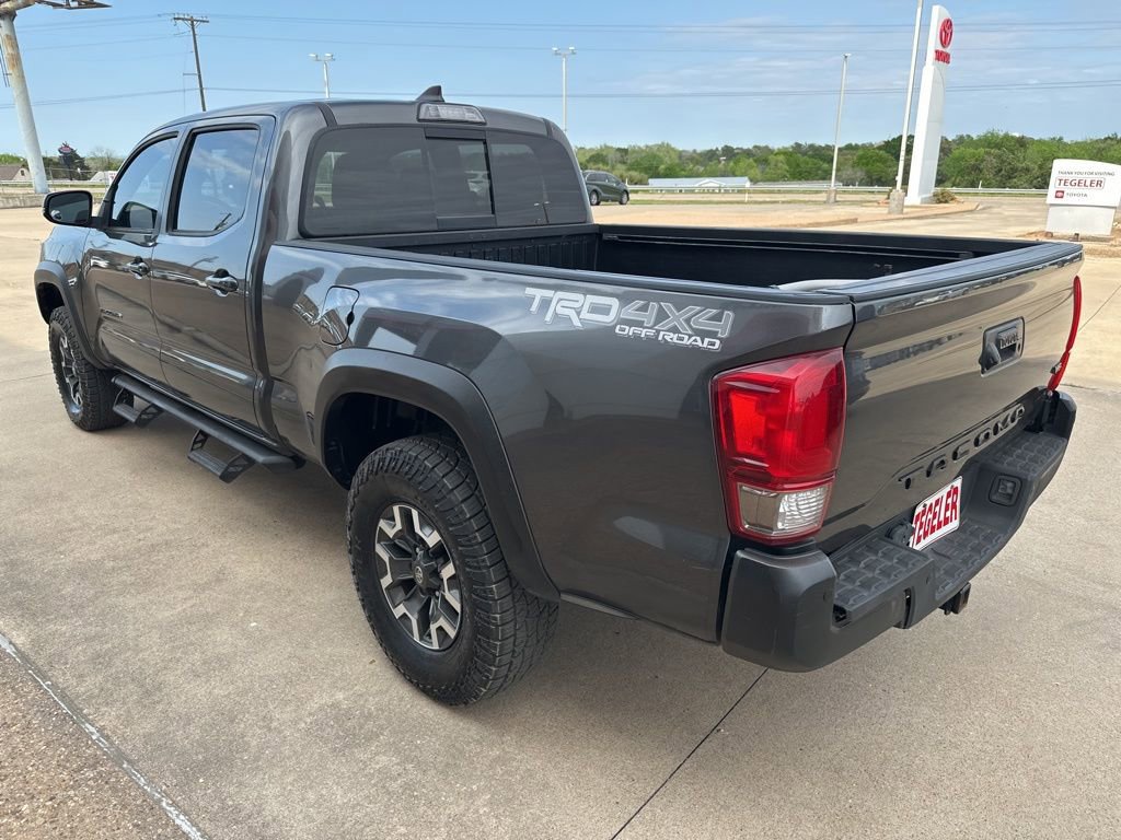 Used 2017 Toyota Tacoma TRD Off-Road image 5