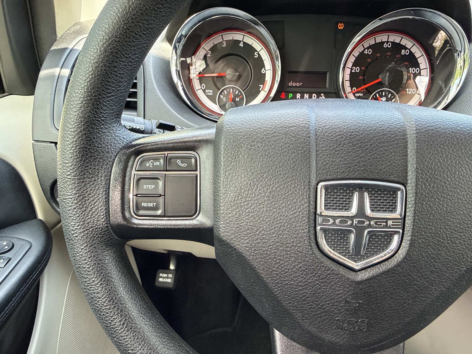 Used 2020 Dodge Grand Caravan SE w/ UConnect Hands-Free Group image 15