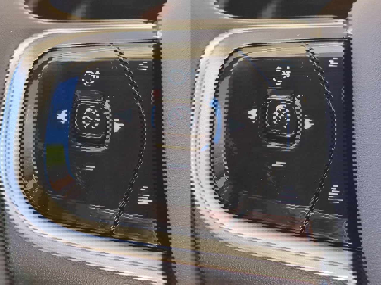 New 2026 Volvo XC90 B6 Plus image 24