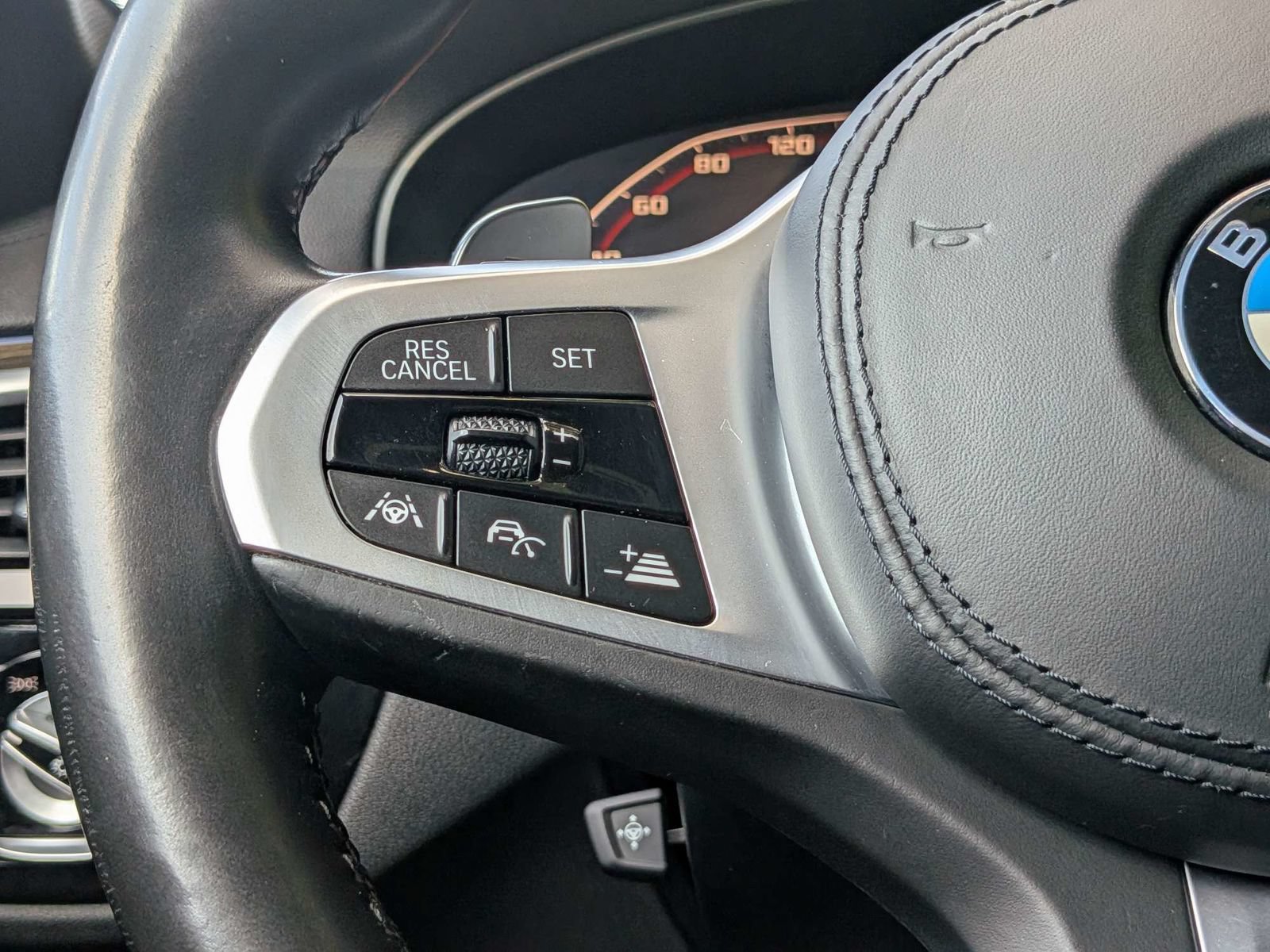 Used 2020 BMW M550i xDrive AWD/4WD image 23