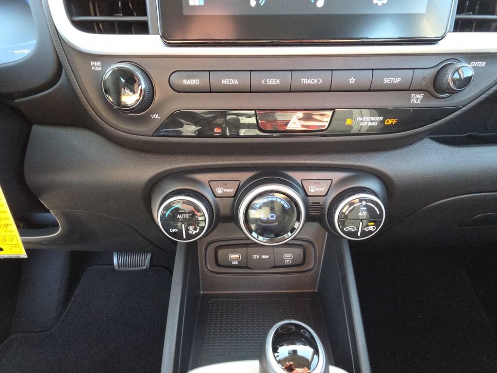 Used 2023 Hyundai Venue SEL FWD image 23