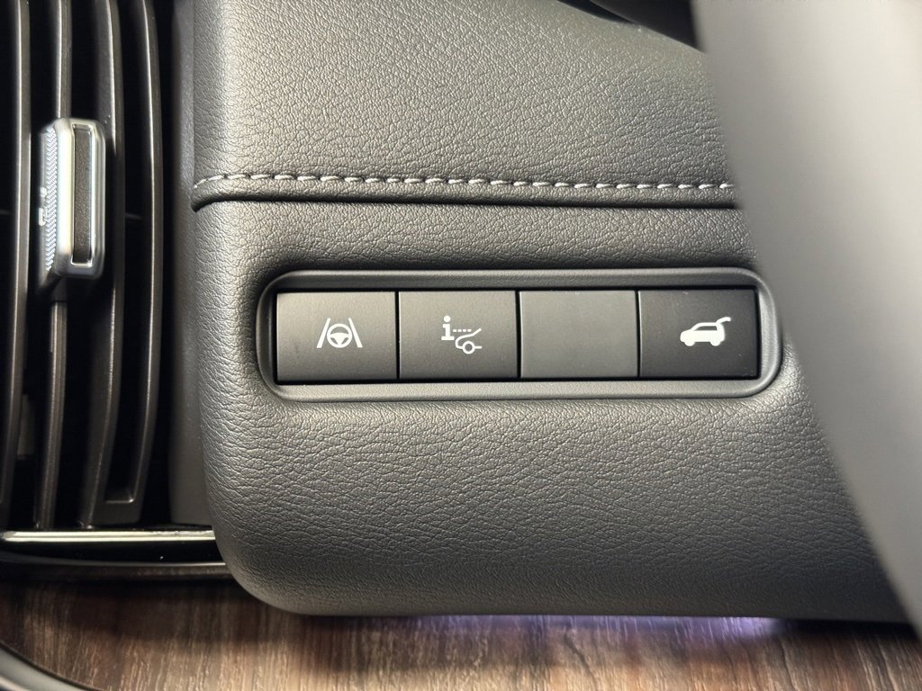 New 2025 Nissan Armada Platinum Reserve image 31