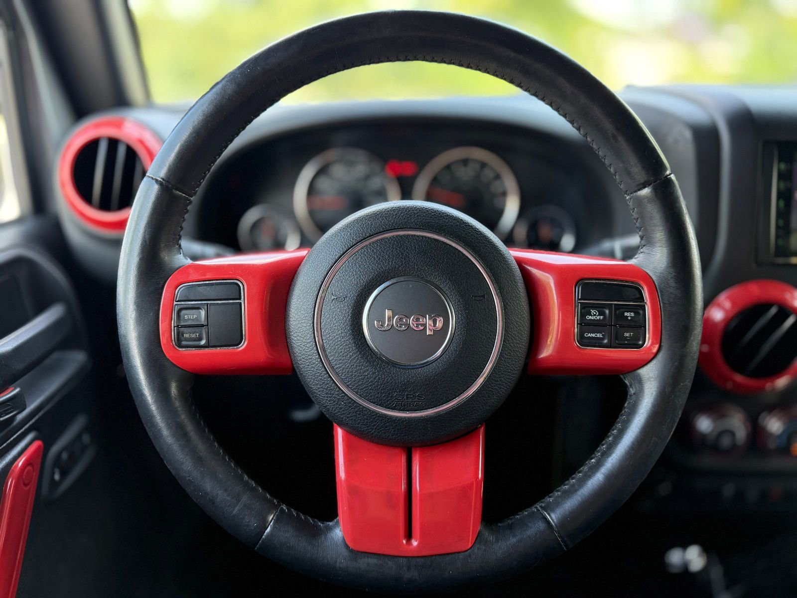 Used 2016 Jeep Wrangler Unlimited Sahara image 22