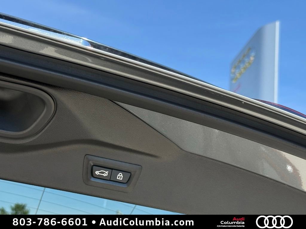 Used 2023 BMW X7 M60i AWD/4WD image 17