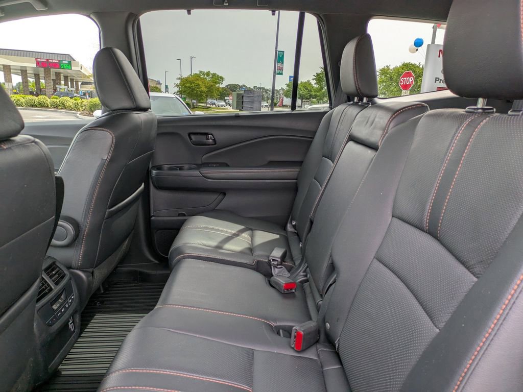 Used 2022 Honda Pilot TrailSport image 14
