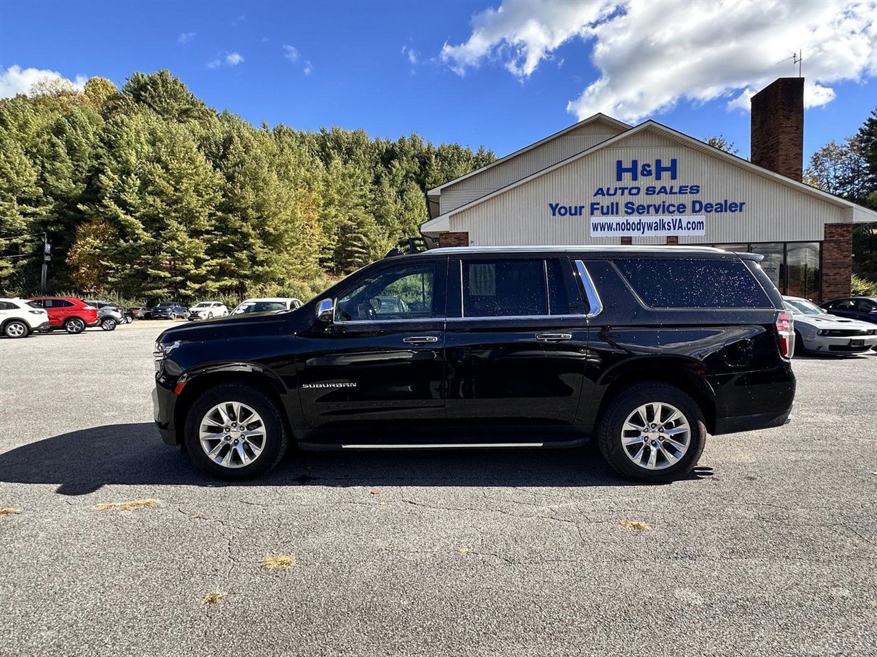Used 2021 Chevrolet Suburban Premier w/ Premium Package image 8