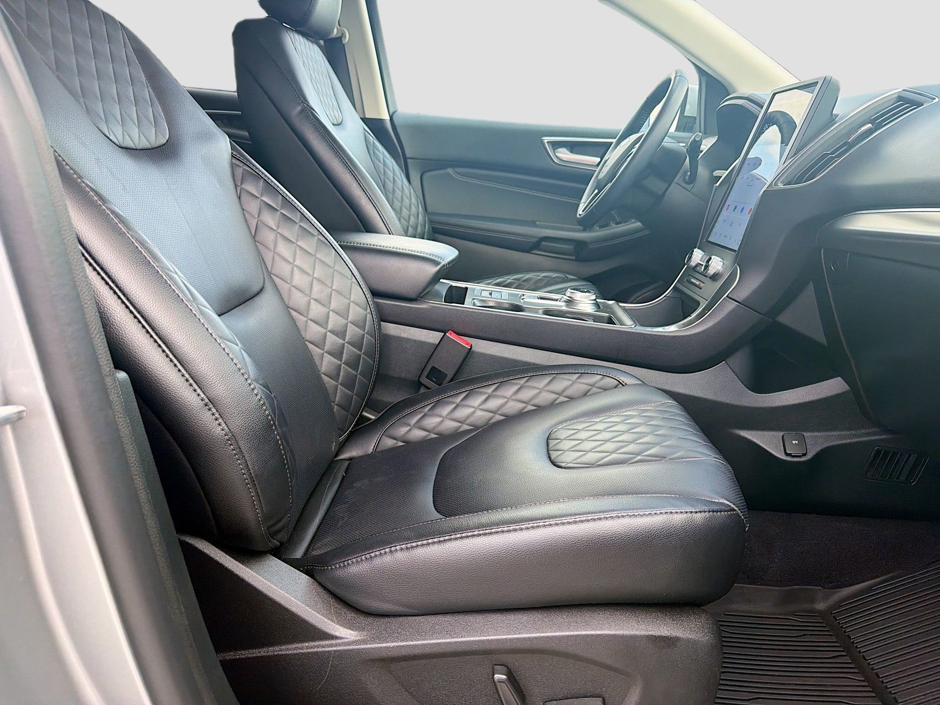 Used 2024 Ford Edge Titanium w/ Equipment Group 301A AWD/4WD image 31
